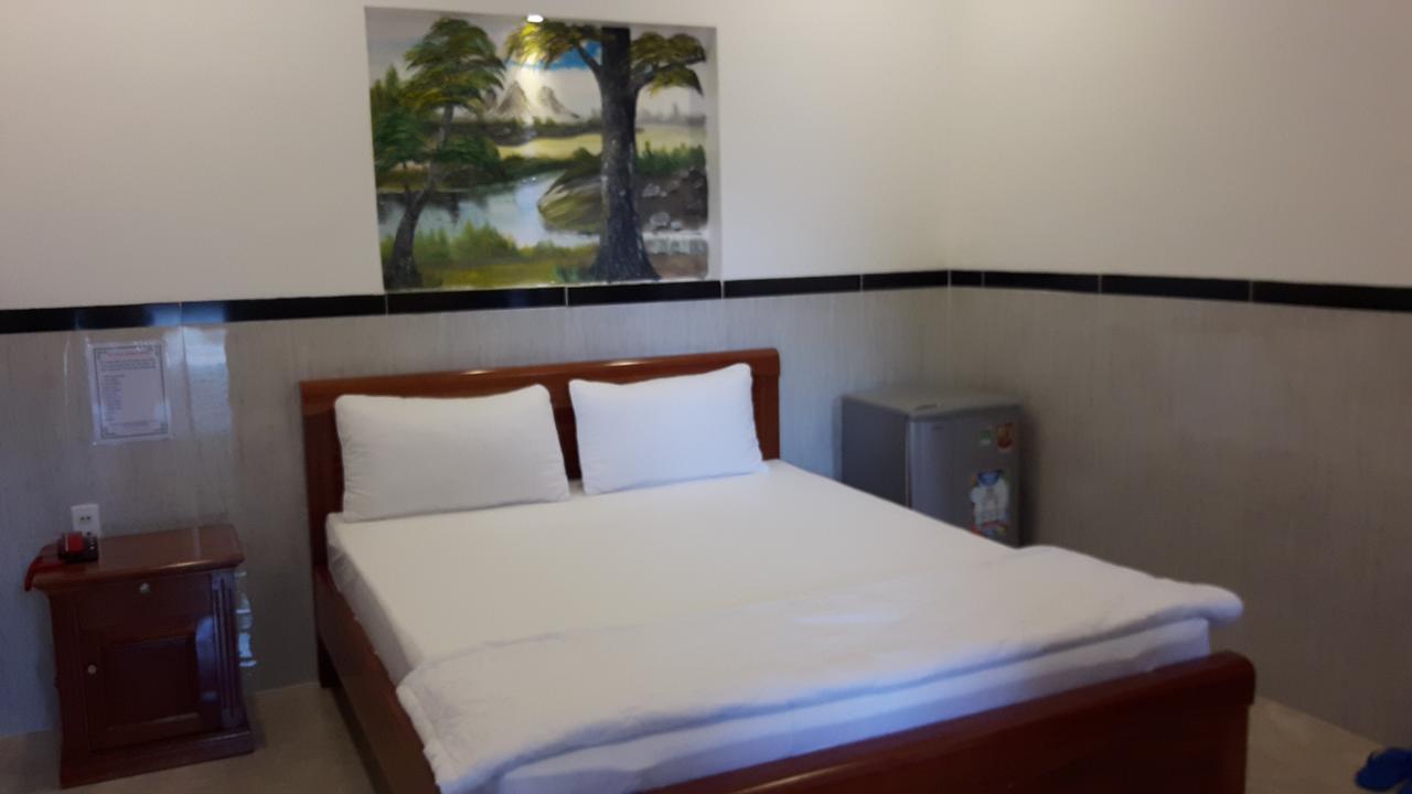 Motel Hoang Gia Long Khanh Exteriör bild