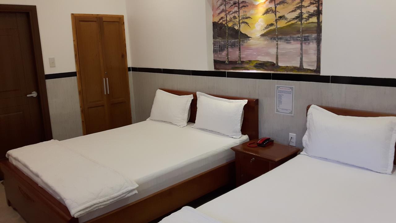Motel Hoang Gia Long Khanh Exteriör bild