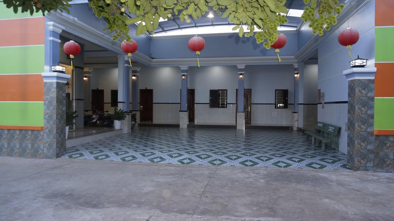 Motel Hoang Gia Long Khanh Exteriör bild
