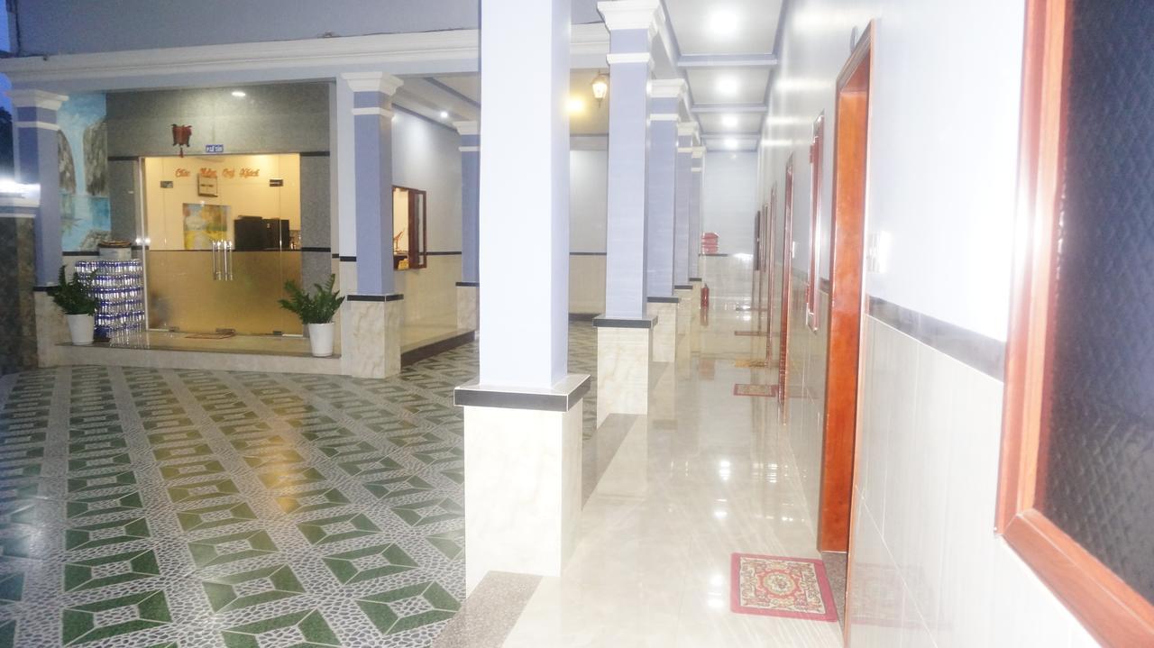 Motel Hoang Gia Long Khanh Exteriör bild